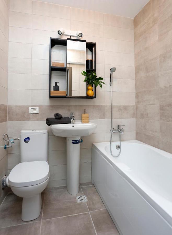 New & Cozy Studio In Ghencea + Netflix Boekarest Buitenkant foto